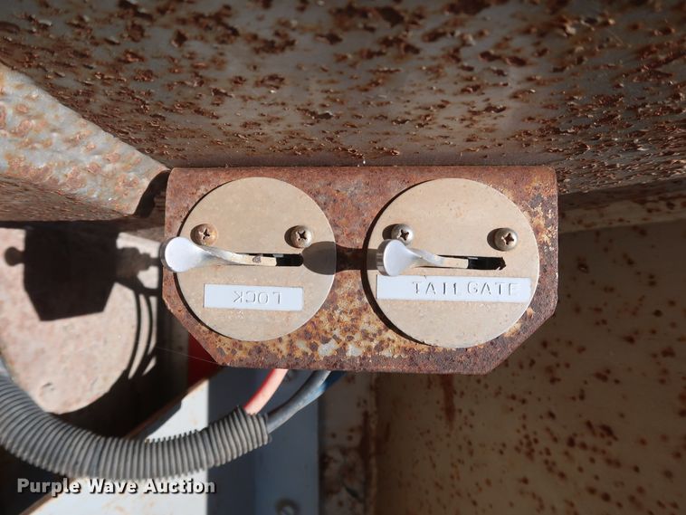 image for item DK3665 1996 Clement RKHS2824  end dump trailer