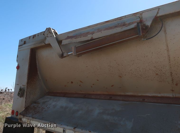 image for item DK3665 1996 Clement RKHS2824  end dump trailer