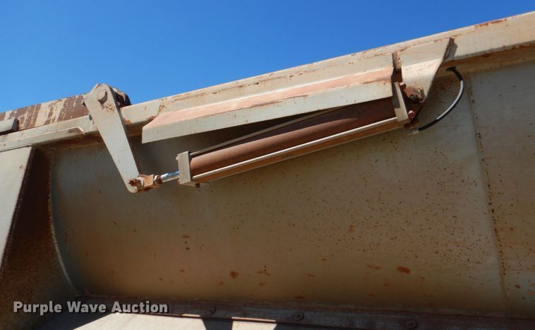 image for item DK3667 1996 Clement RKHS2824  end dump trailer