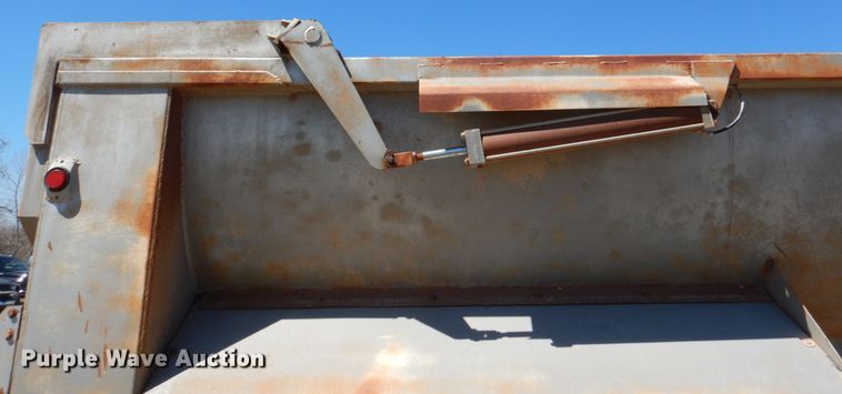 image for item DK3669 1995 Clement RKHS2824  end dump trailer