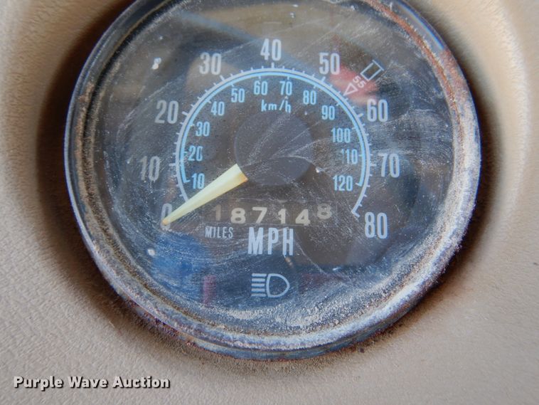 image for item DK3673 1985 Mack RD686S  fertilizer delivery truck