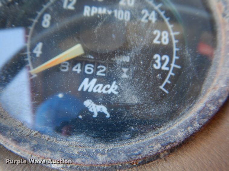 image for item DK3673 1985 Mack RD686S  fertilizer delivery truck