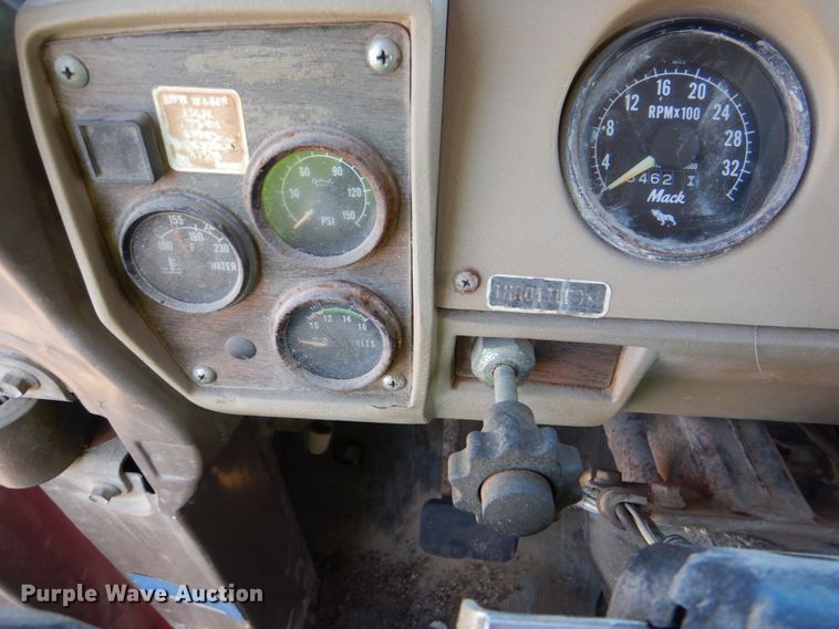 image for item DK3673 1985 Mack RD686S  fertilizer delivery truck