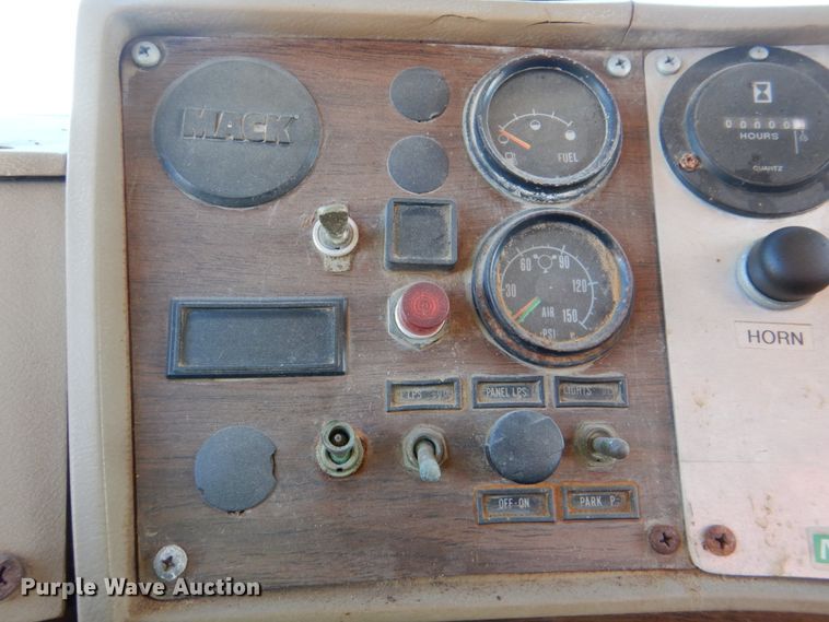 image for item DK3673 1985 Mack RD686S  fertilizer delivery truck