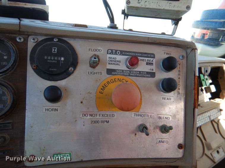 image for item DK3673 1985 Mack RD686S  fertilizer delivery truck