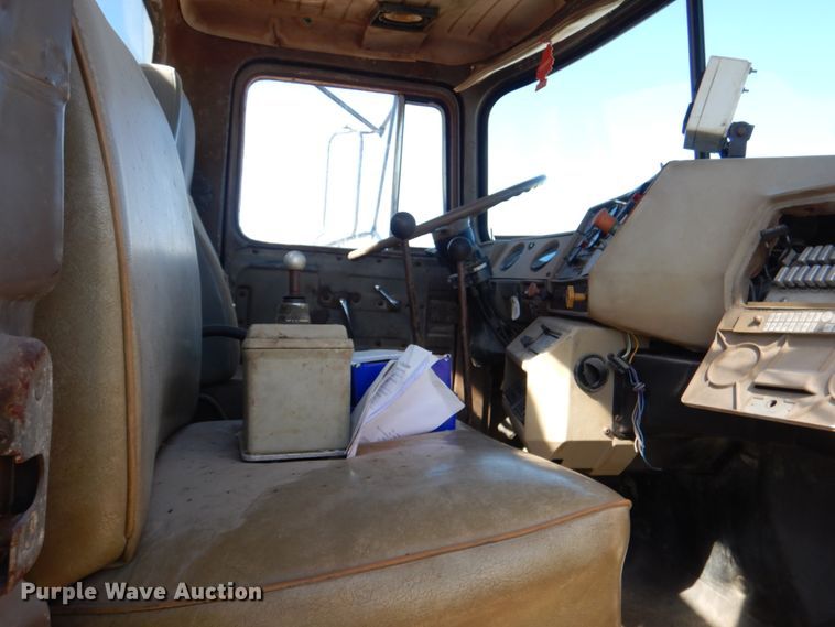 image for item DK3673 1985 Mack RD686S  fertilizer delivery truck