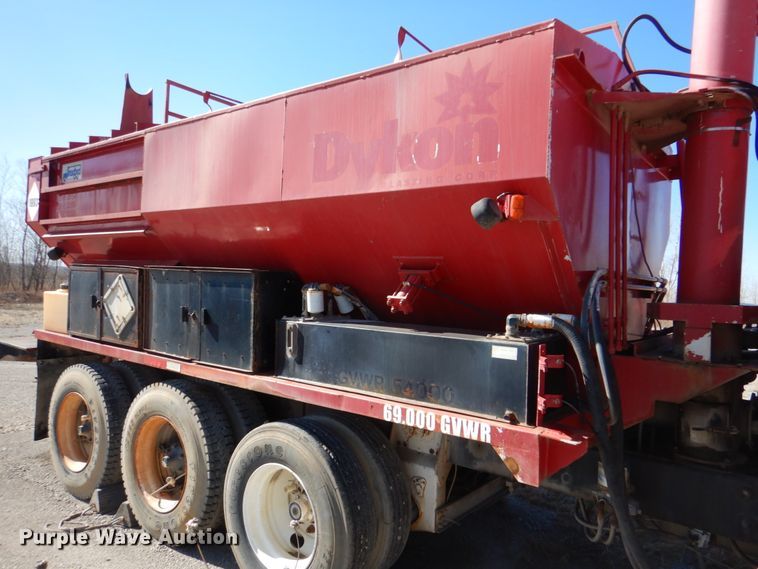 image for item DK3673 1985 Mack RD686S  fertilizer delivery truck