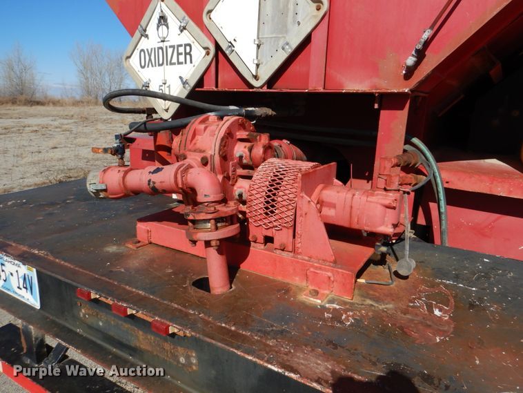 image for item DK3673 1985 Mack RD686S  fertilizer delivery truck