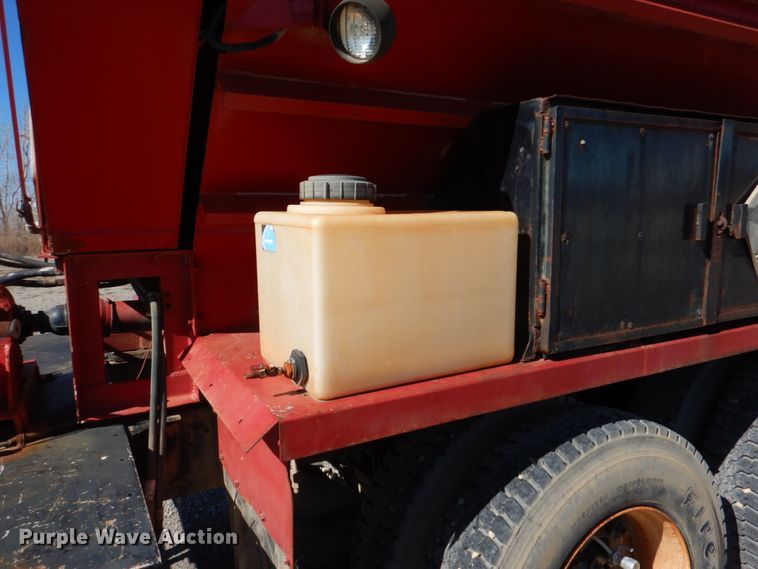 image for item DK3673 1985 Mack RD686S  fertilizer delivery truck