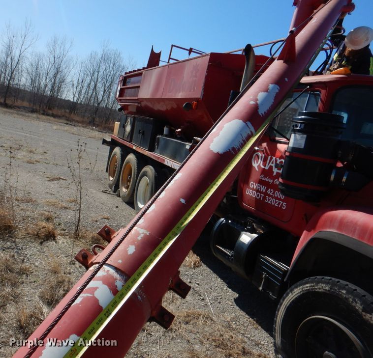 image for item DK3673 1985 Mack RD686S  fertilizer delivery truck