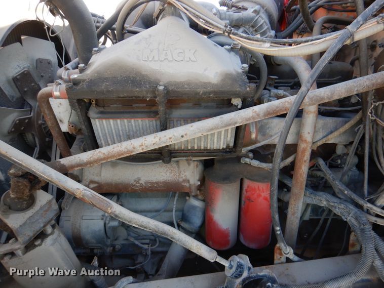 image for item DK3673 1985 Mack RD686S  fertilizer delivery truck