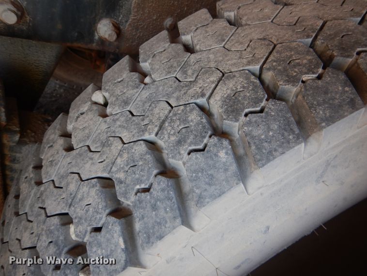 image for item DK3673 1985 Mack RD686S  fertilizer delivery truck