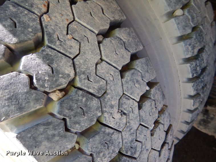 image for item DK3673 1985 Mack RD686S  fertilizer delivery truck