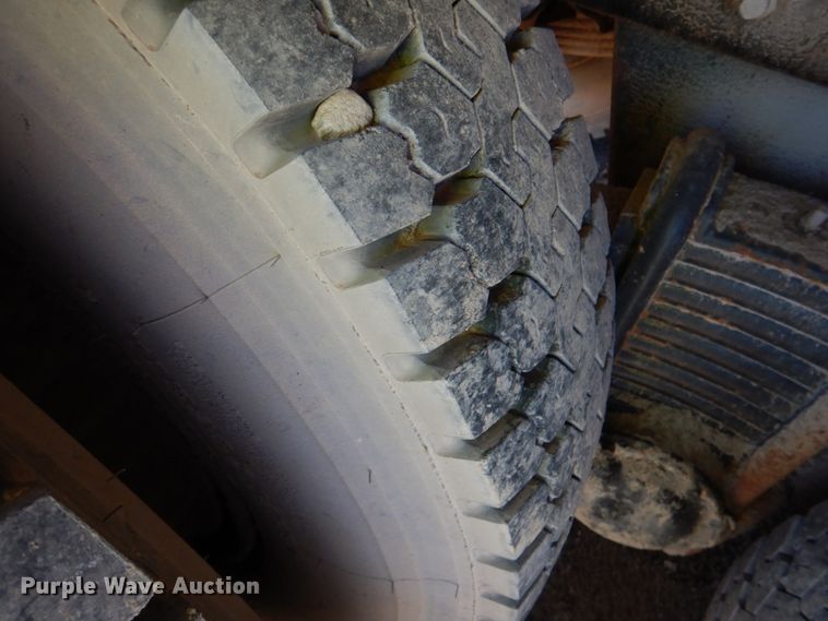 image for item DK3673 1985 Mack RD686S  fertilizer delivery truck