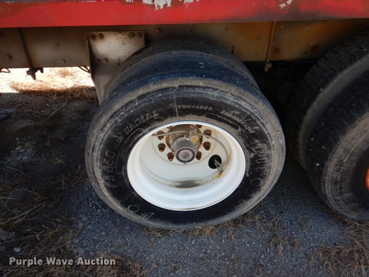 image for item DK3673 1985 Mack RD686S  fertilizer delivery truck