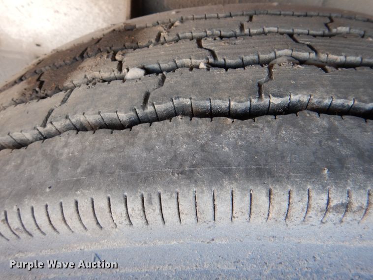 image for item DK3673 1985 Mack RD686S  fertilizer delivery truck