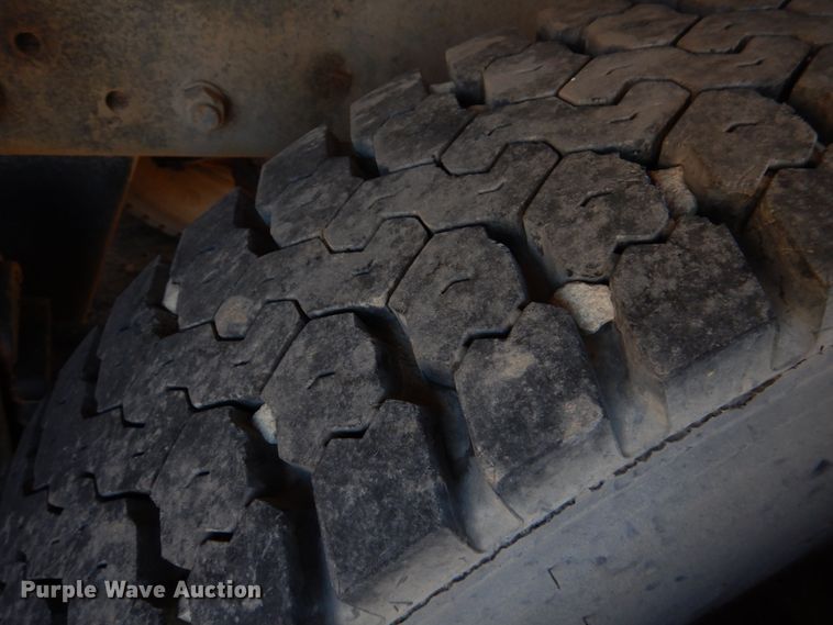 image for item DK3673 1985 Mack RD686S  fertilizer delivery truck