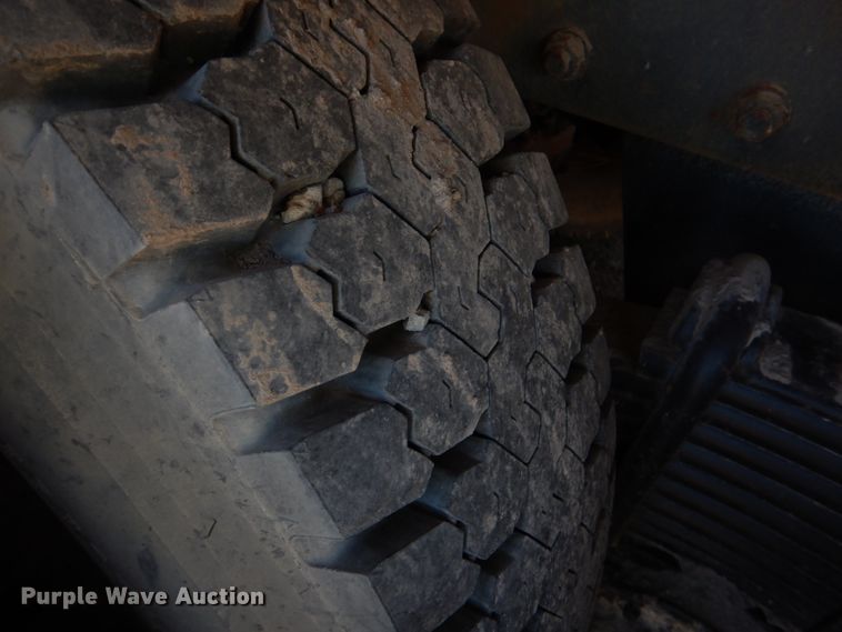 image for item DK3673 1985 Mack RD686S  fertilizer delivery truck