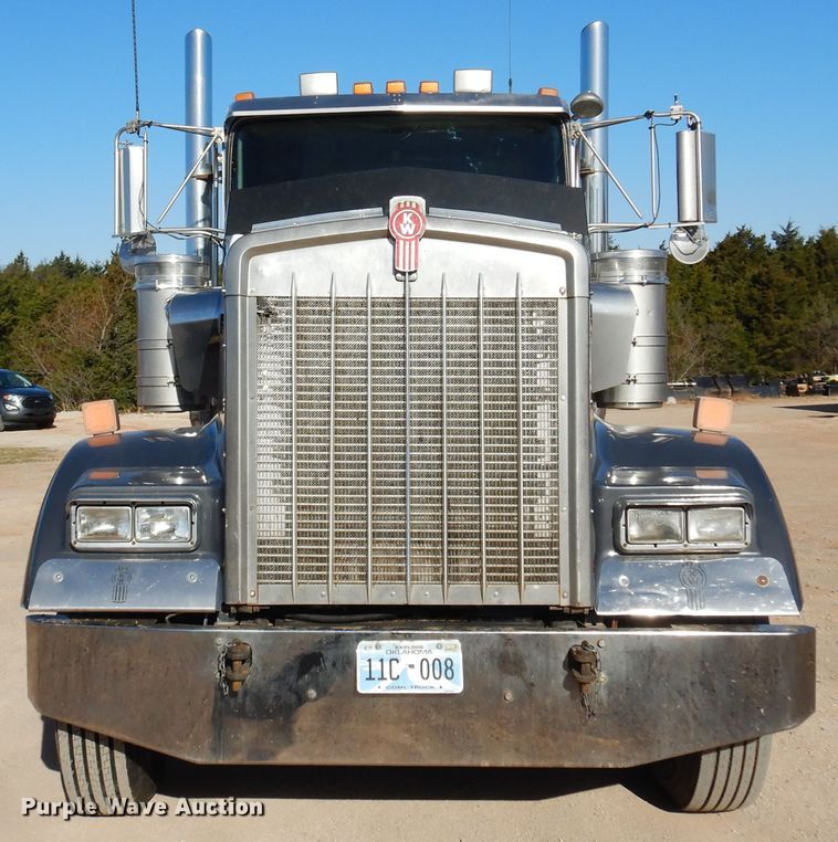 image for item DK4455 2005 Kenworth W900  semi truck