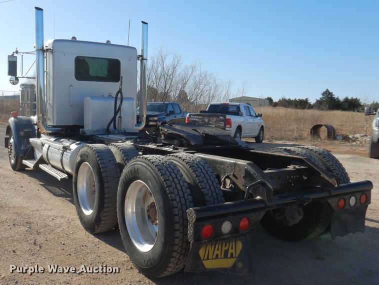 image for item DK4455 2005 Kenworth W900  semi truck