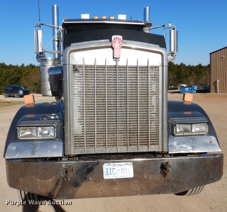 image for item DK4455 2005 Kenworth W900  semi truck