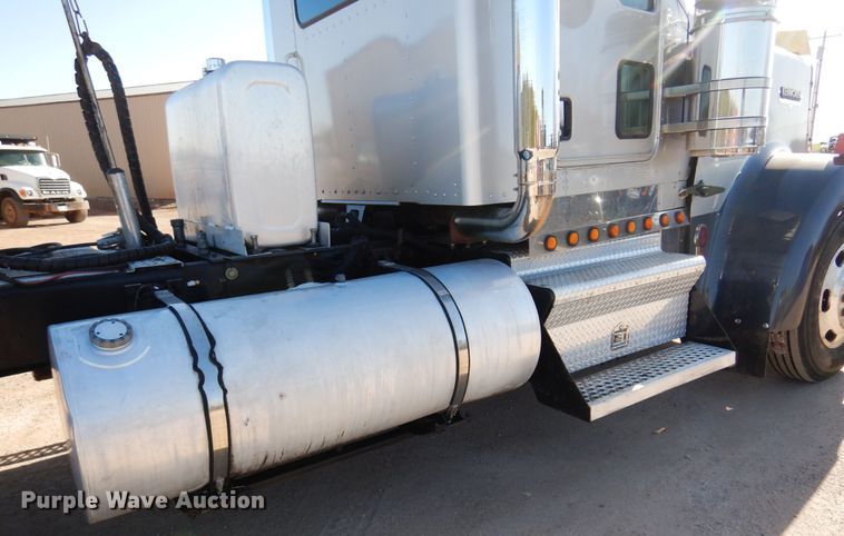 image for item DK4455 2005 Kenworth W900  semi truck