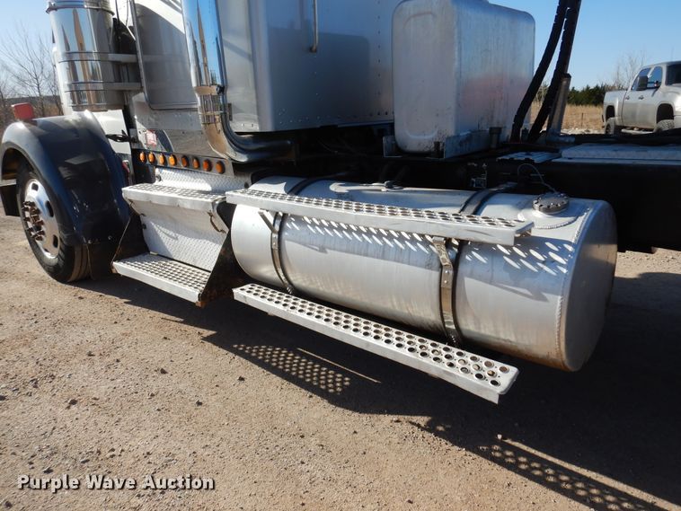 image for item DK4455 2005 Kenworth W900  semi truck