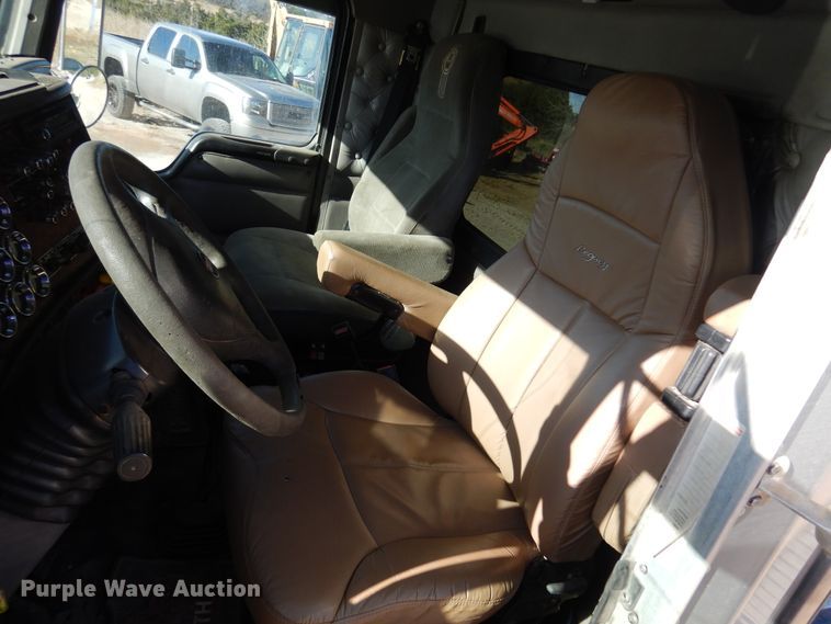 image for item DK4455 2005 Kenworth W900  semi truck