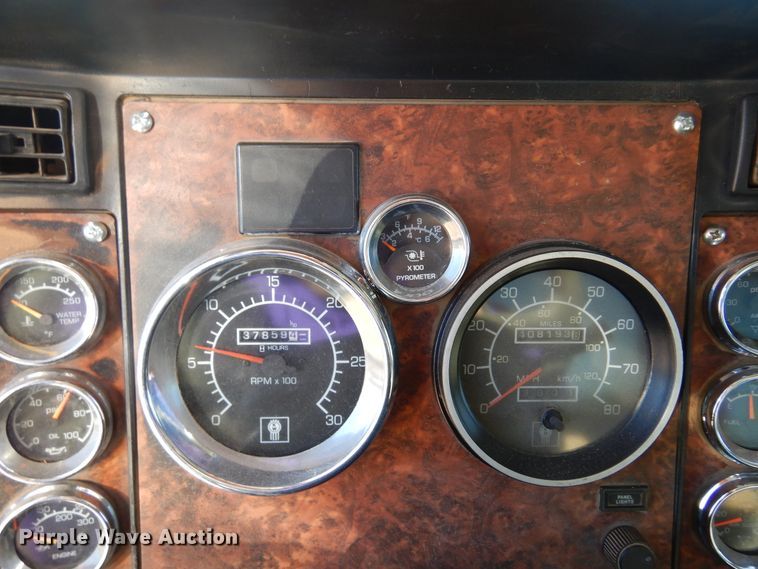 image for item DK4455 2005 Kenworth W900  semi truck