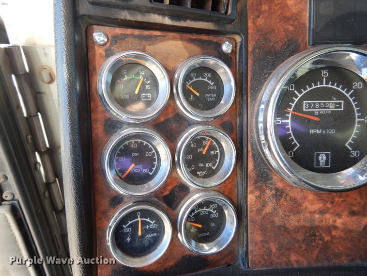 image for item DK4455 2005 Kenworth W900  semi truck