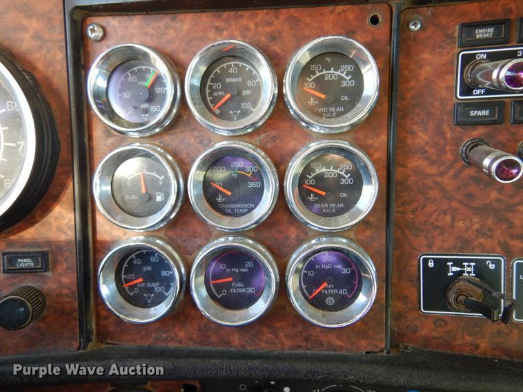 image for item DK4455 2005 Kenworth W900  semi truck