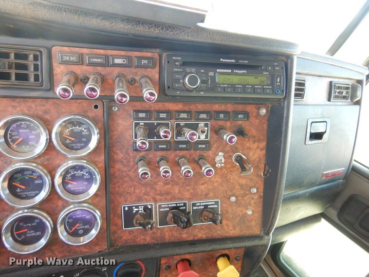 image for item DK4455 2005 Kenworth W900  semi truck