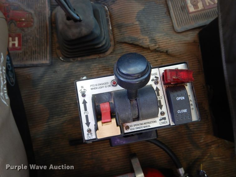 image for item DK4455 2005 Kenworth W900  semi truck