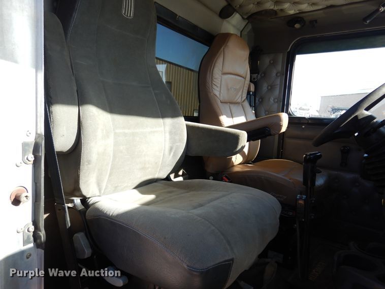 image for item DK4455 2005 Kenworth W900  semi truck