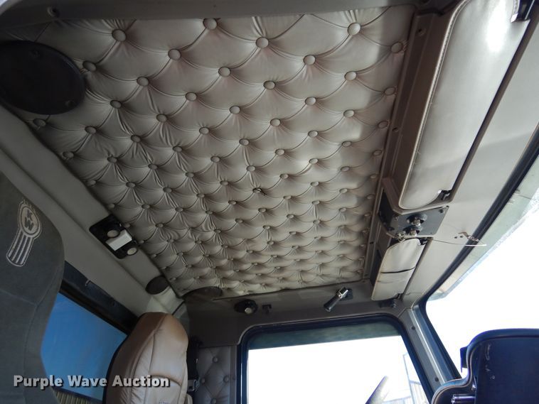 image for item DK4455 2005 Kenworth W900  semi truck