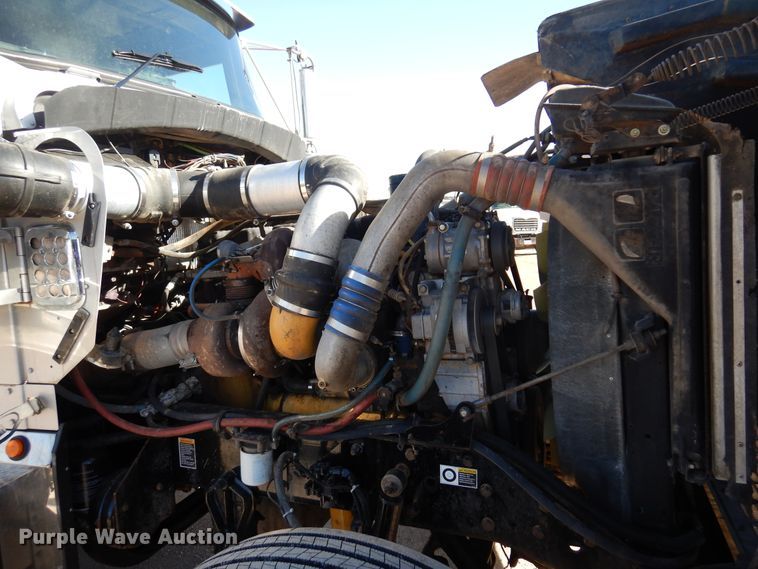 image for item DK4455 2005 Kenworth W900  semi truck