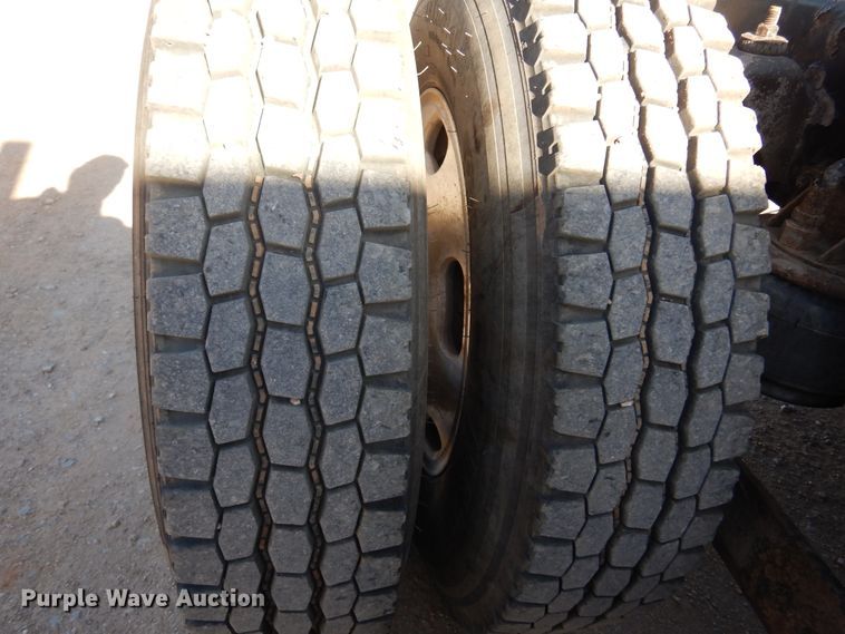 image for item DK4455 2005 Kenworth W900  semi truck