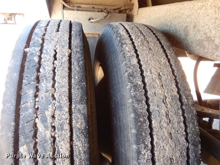 image for item DK8256 1995 Timpte  grain trailer