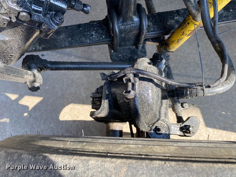 image for item DM4034 2000 Freightliner FLD120SD  semi truck