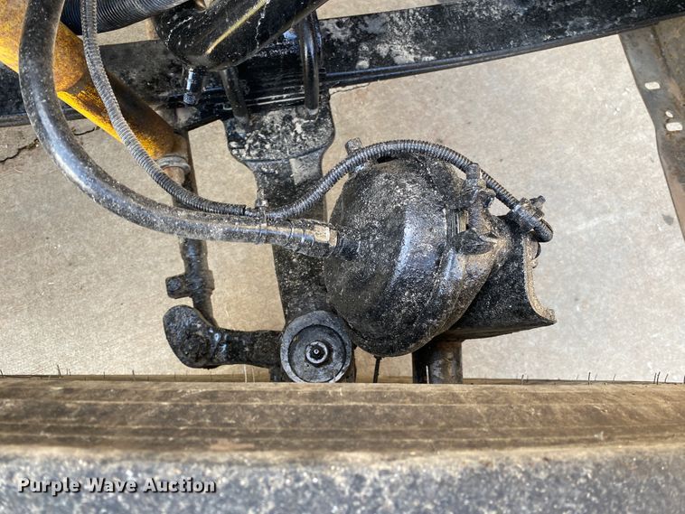 image for item DM4034 2000 Freightliner FLD120SD  semi truck