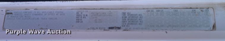 image for item DM4034 2000 Freightliner FLD120SD  semi truck