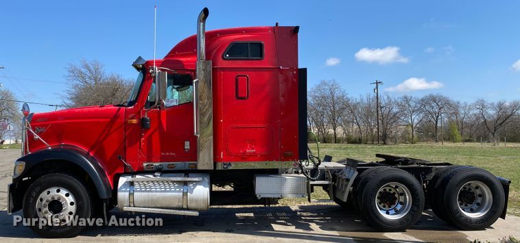 image for item DM4036 2005 International 9900i  semi truck