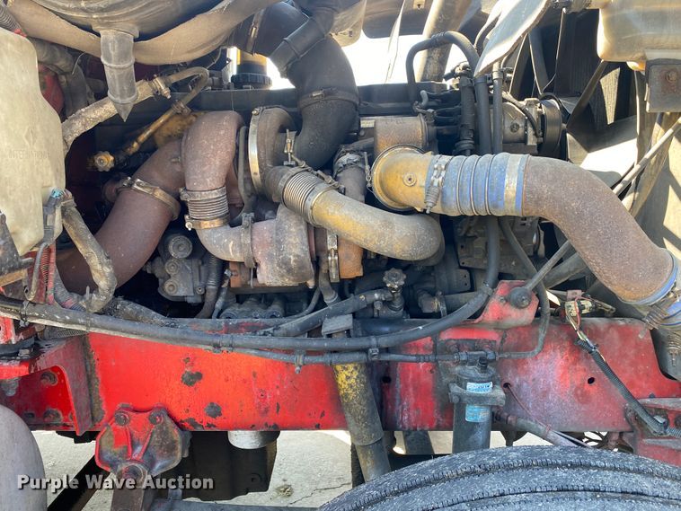 image for item DM4036 2005 International 9900i  semi truck