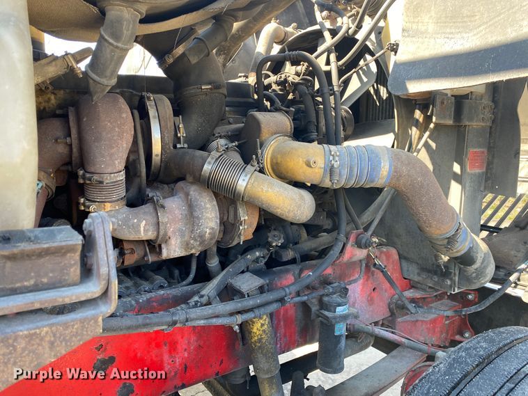 image for item DM4036 2005 International 9900i  semi truck