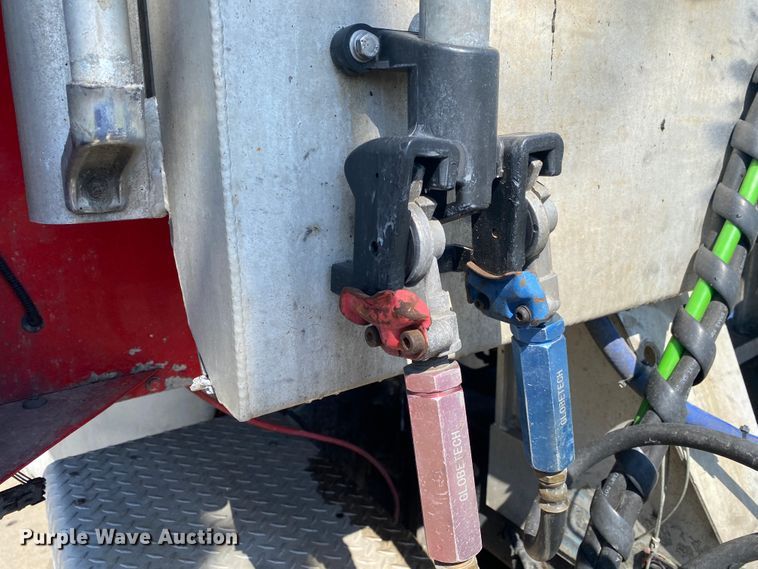 image for item DM4036 2005 International 9900i  semi truck