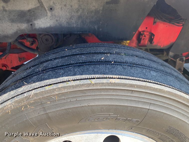 image for item DM4036 2005 International 9900i  semi truck