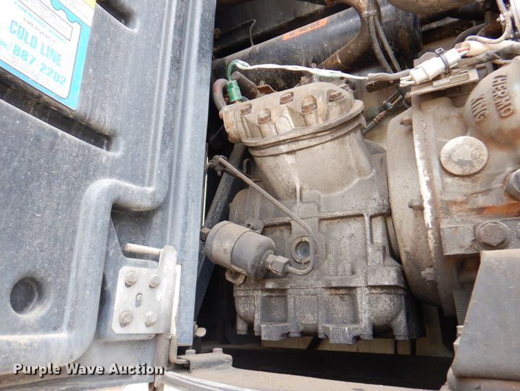 image for item DM6132 2006 Utility 300R  refrigerated van trailer