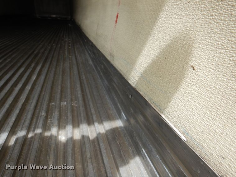 image for item DM6132 2006 Utility 300R  refrigerated van trailer