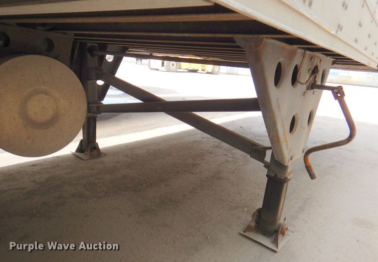 image for item DM6132 2006 Utility 300R  refrigerated van trailer