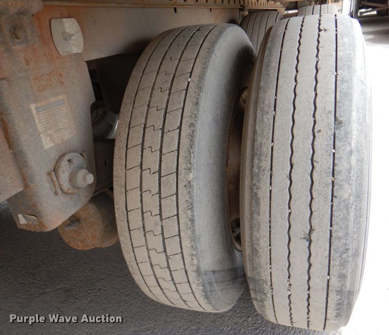 image for item DM6132 2006 Utility 300R  refrigerated van trailer